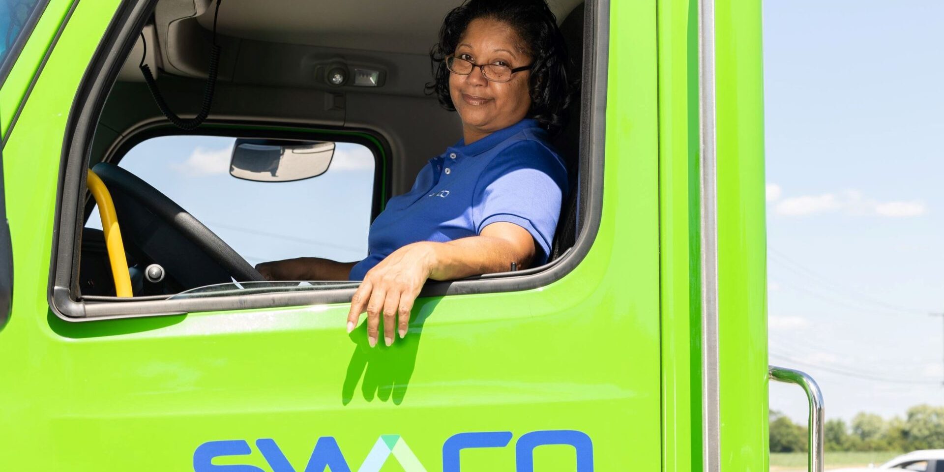 Female Truck Driver2_202401101247208682